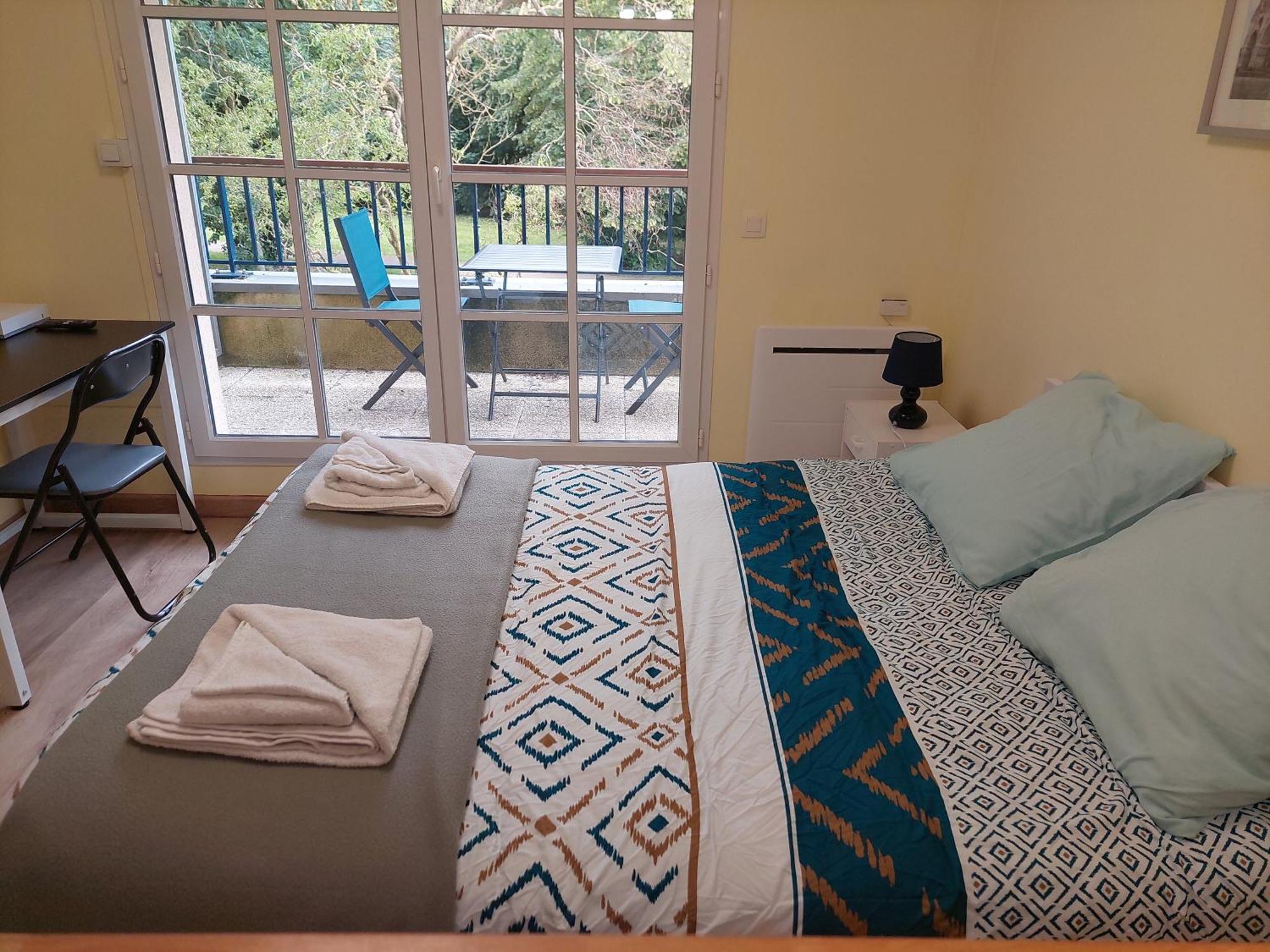 Bonvallet - Paisible Et Chaleureux Avec Balcon Apartment Amiens